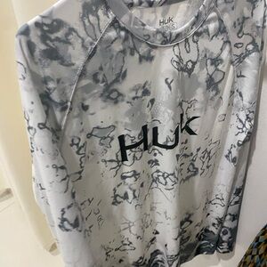 Huk Shirt